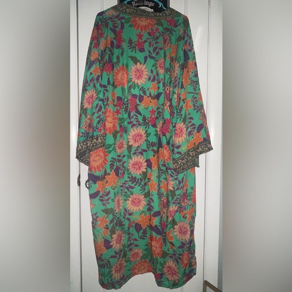 Natural Life Floral Kimono with Green and Pink Accents size L/Xl - Picture 3 of 4
